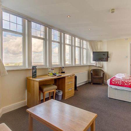 New Boston Guest Accommodation ฟลีตวูด ภายนอก รูปภาพ