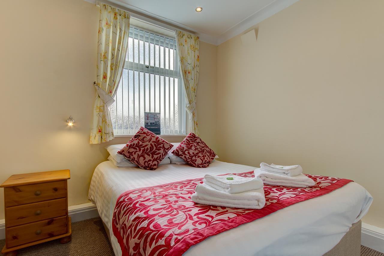 New Boston Guest Accommodation ฟลีตวูด ภายนอก รูปภาพ