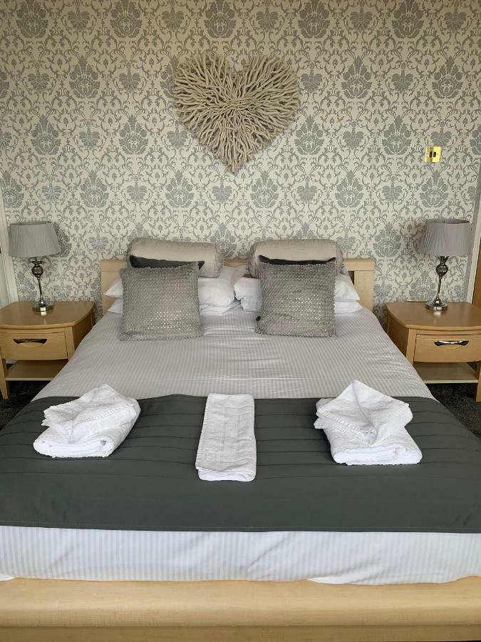 New Boston Guest Accommodation ฟลีตวูด ภายนอก รูปภาพ